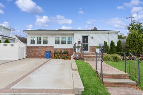 2 Leamington St, Lido Beach, NY, 11561-5106 | Card Image