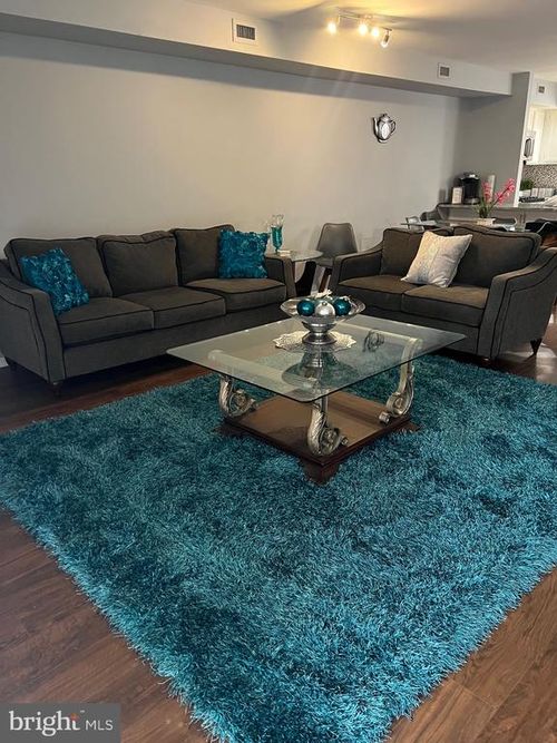 16 Township Line Rd, ELKINS PARK, PA, 19027-2261 | Card Image