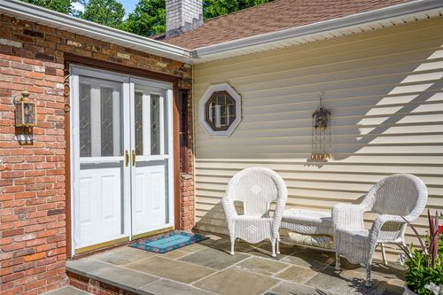 206 Woodhampton Dr, White Plains, NY, 10603-1913 | Card Image