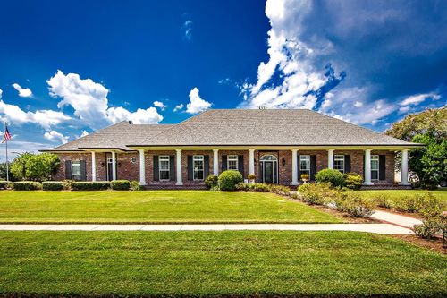 368 Tulip Dr, Houma, LA, 70360-7376 | Card Image