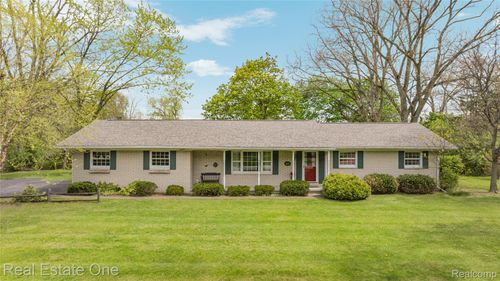 1675 Ledbury Drive, Bloomfield Hills, MI, 48304 | Card Image