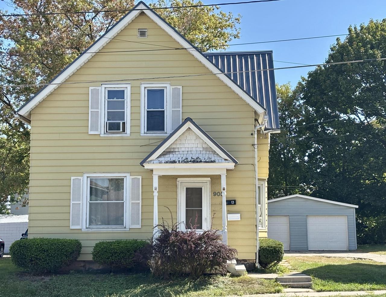 21st St, Manitowoc, WI 54220