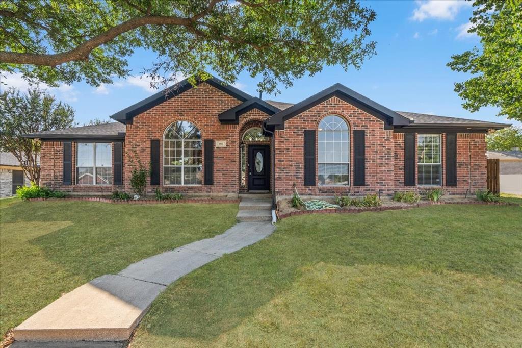 Fall Cedar Dr, Fort Worth, TX 76108