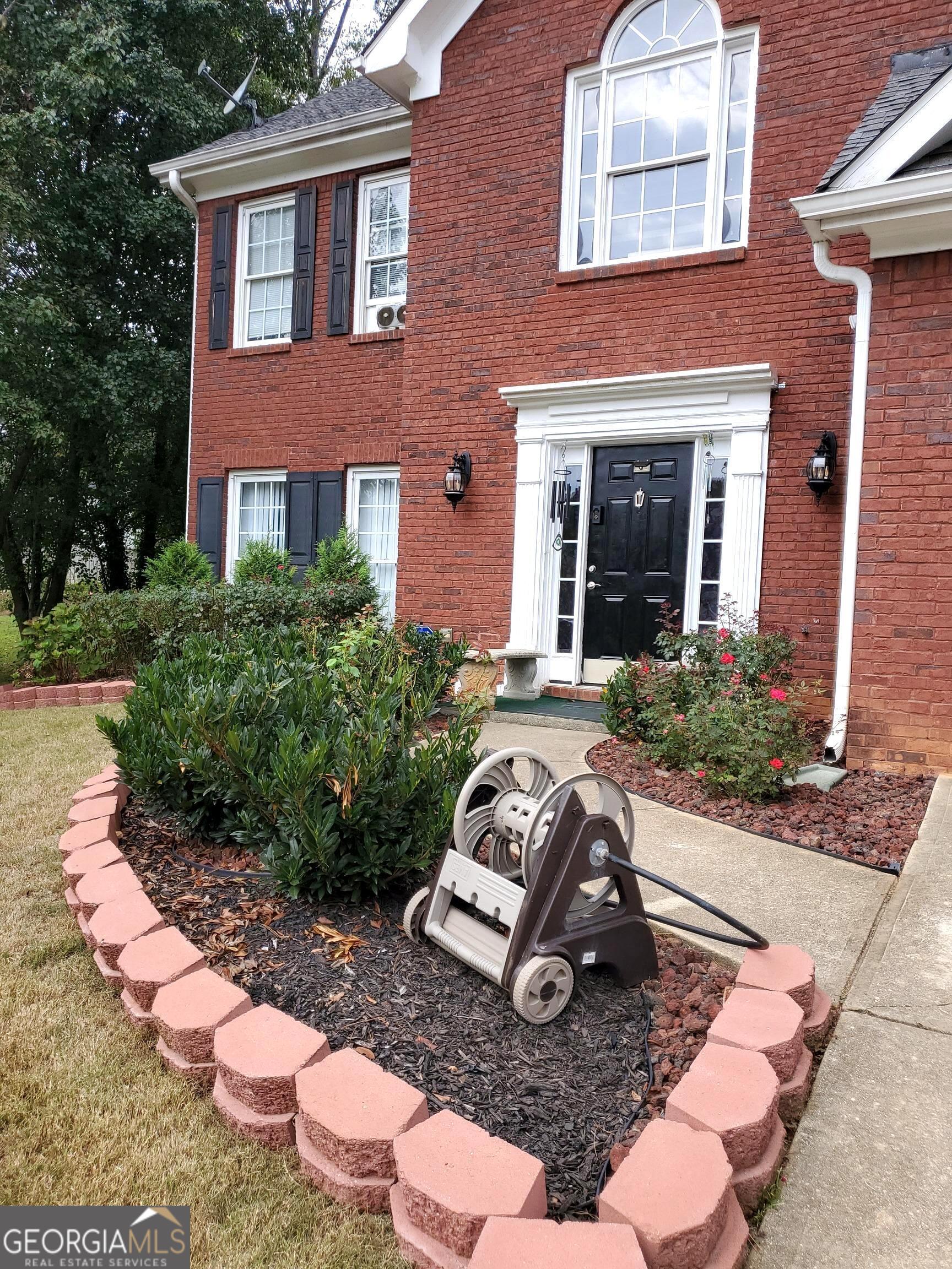 English Saddle Ct, Snellville, GA 30039
