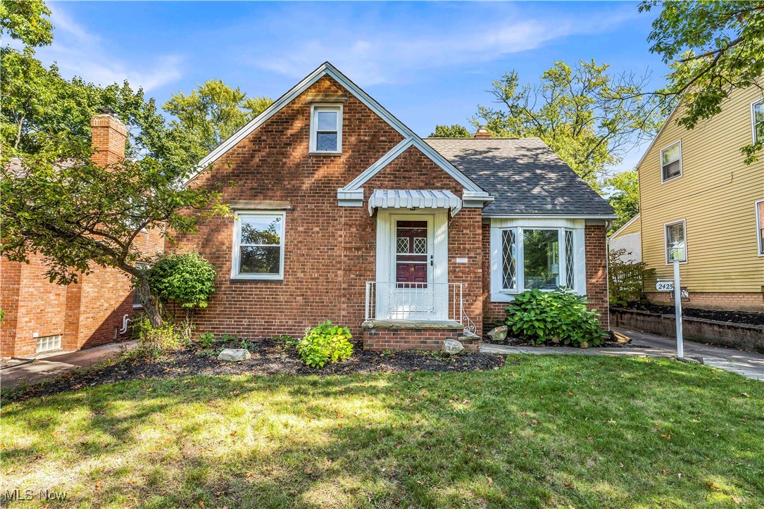 Canterbury Rd, Cleveland, OH 44118