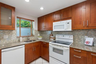 209E - 1785 N Andrews Sq, Condo with 2 bedrooms, 2 bathrooms and null parking in Fort Lauderdale FL | Image 3