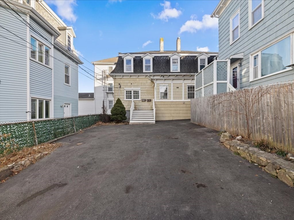 Residential Income in Fall River 2