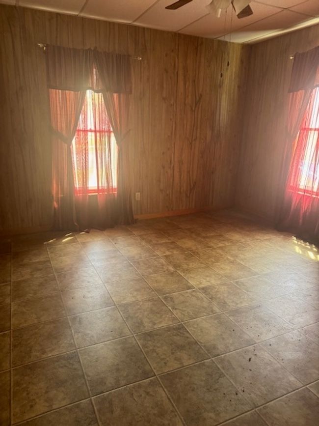 303 Prairie St, House other with 3 bedrooms, 1 bathrooms and 3 parking in Pontiac IL | Image 5
