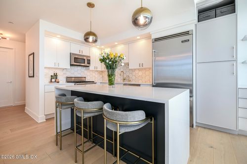 ph-33a-1 Broad St, Stamford, CT, 06901-2340 | Card Image