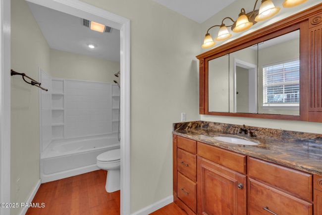 Primary bath | Image 10