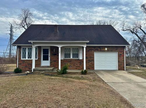 128 Donna Dr, Hartford, IL, 62048-1239 | Card Image