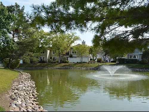 644 Le Parc Cir, Buffalo Grove, IL, 60089-6914 | Card Image