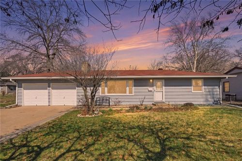 4400 E 137th St, Grandview, MO, 64030-2831 | Card Image