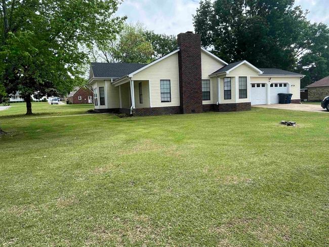 205 Cordelia Way, House other with 3 bedrooms, 2 bathrooms and null parking in Florence AL | Image 4