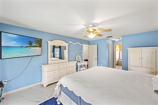 12950 Sw Pembroke Cir S, House other with 3 bedrooms, 2 bathrooms and null parking in LAKE SUZY FL | Image 17