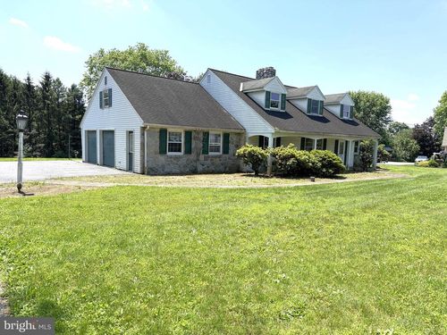 155 3rd St, AKRON, PA, 17501-1131 | Card Image