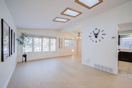 336 Hampton Heath Rd, Burlington, ON, L7L4P9 | Card Image