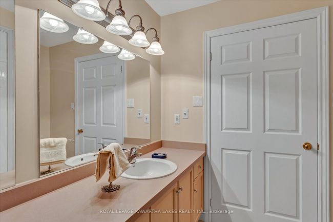 3 Squires Row, House other with 4 bedrooms, 3 bathrooms and 4 parking in Bobcaygeon ON | Image 22