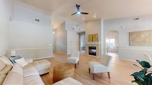 2944 E Christopher Dr, Fresno, CA, 93720-4499 | Card Image