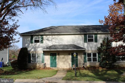 141 Oak Manor Dr, YORK, PA, 17402-9546 | Card Image