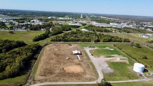 301 32nd St N, Texas City, TX, 77590 | Card Image