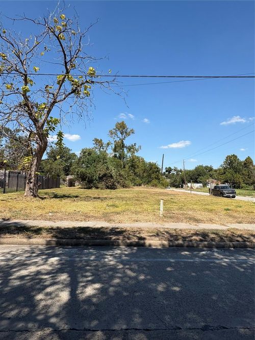 1 Cavalcade St, Houston, TX, 77026 | Card Image