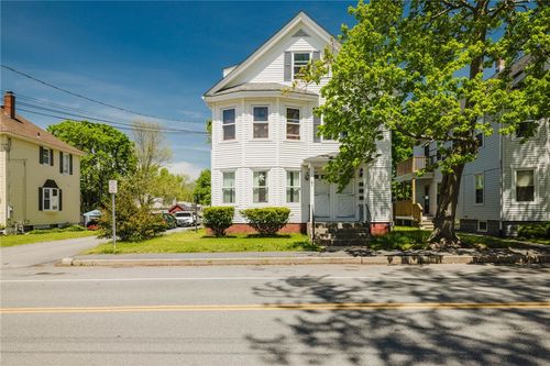 60 Centre St, Rumford, RI, 02916-3142 | Card Image