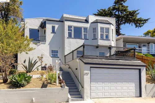 6124 Laird Ave, Oakland, CA, 94605-1724 | Card Image