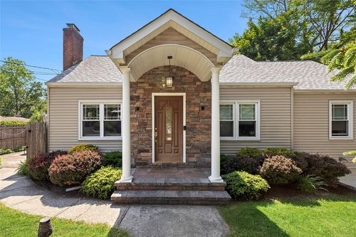 9 Hillside Ave, Woodbury, NY, 11797-1305 | Card Image