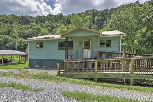 195 Spaniel Dr, Gate City, VA, 24251-4967 | Card Image