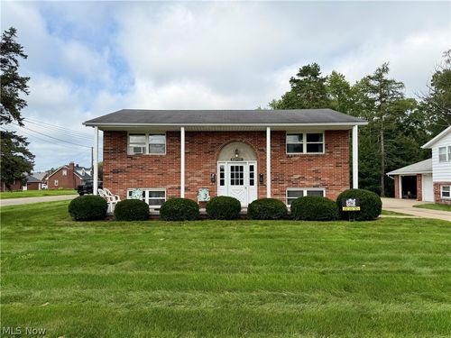 813 S Nickelplate St, Louisville, OH, 44641-1941 | Card Image