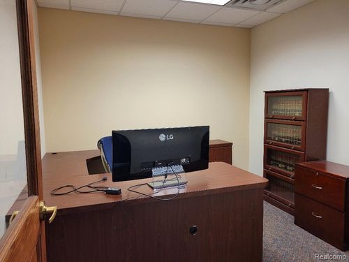 400 S Broadway St, Lake Orion, MI, 48362-2742 | Card Image