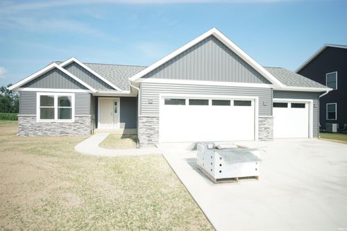 540 N Eastfield Cir, Milford, IN, 46542-1501 | Card Image