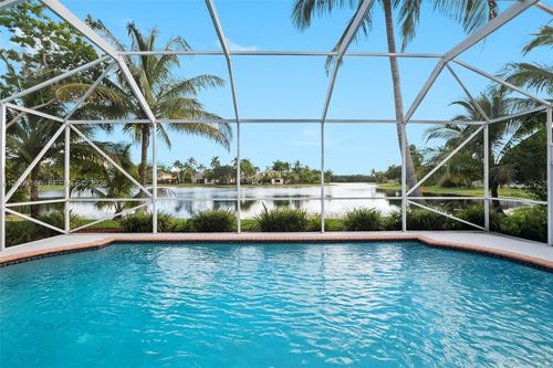 646-646 Heritage Dr, Weston, FL, 33326-4538 | Card Image