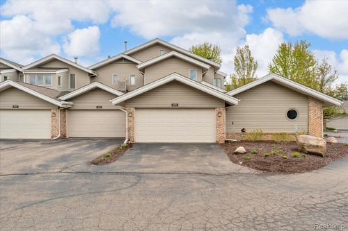 21096 Boulder Cir, Northville, MI, 48167-2732 | Card Image
