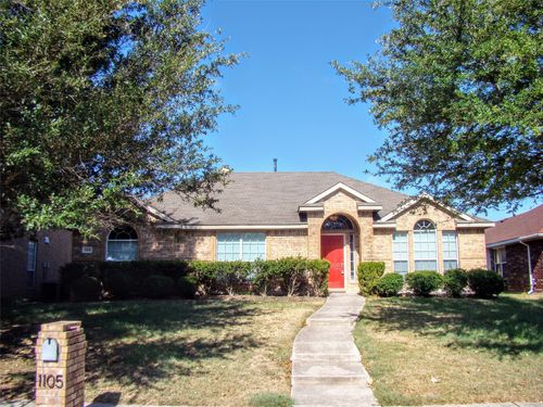 1105 Essex Dr, Cedar Hill, TX, 75104-4107 | Card Image