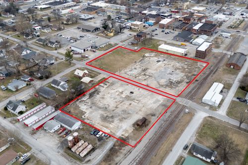 100 E Saint Louis St, West Frankfort, IL, 62896-2136 | Card Image