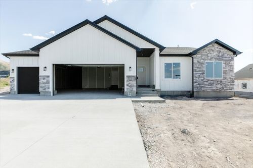 124 N 1140 E, Hyde Park, UT, 84318 | Card Image