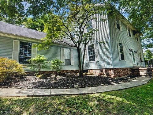 350 W Wildwood Dr, Parkersburg, WV, 26101-7459 | Card Image