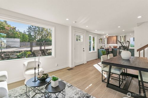 12077 75th Ave S, Seattle, WA, 98178-3716 | Card Image