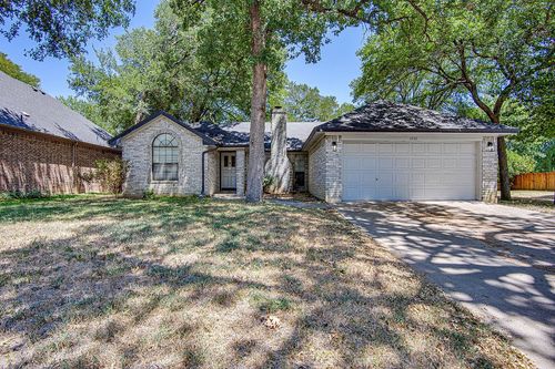 1033 Oak Valley Rd, Burleson, TX, 76028-6273 | Card Image