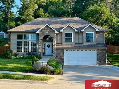 1511 Platinum Dr, Crescent, IA, 51526-3619 | Card Image