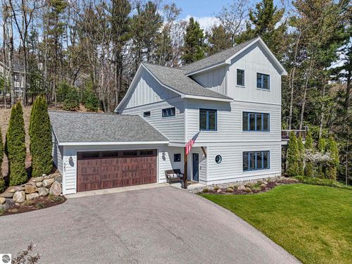 547 Hidden Ridge Dr, Traverse City, MI, 49686-1868 | Card Image
