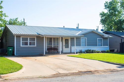 605 Meandering Rd, Frederick, OK, 73542-1611 | Card Image