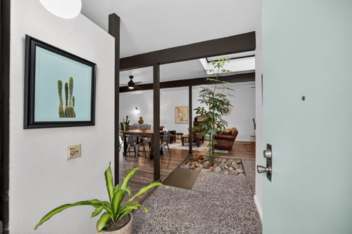 1725 River City Way, Sacramento, CA, 95833 | Card Image