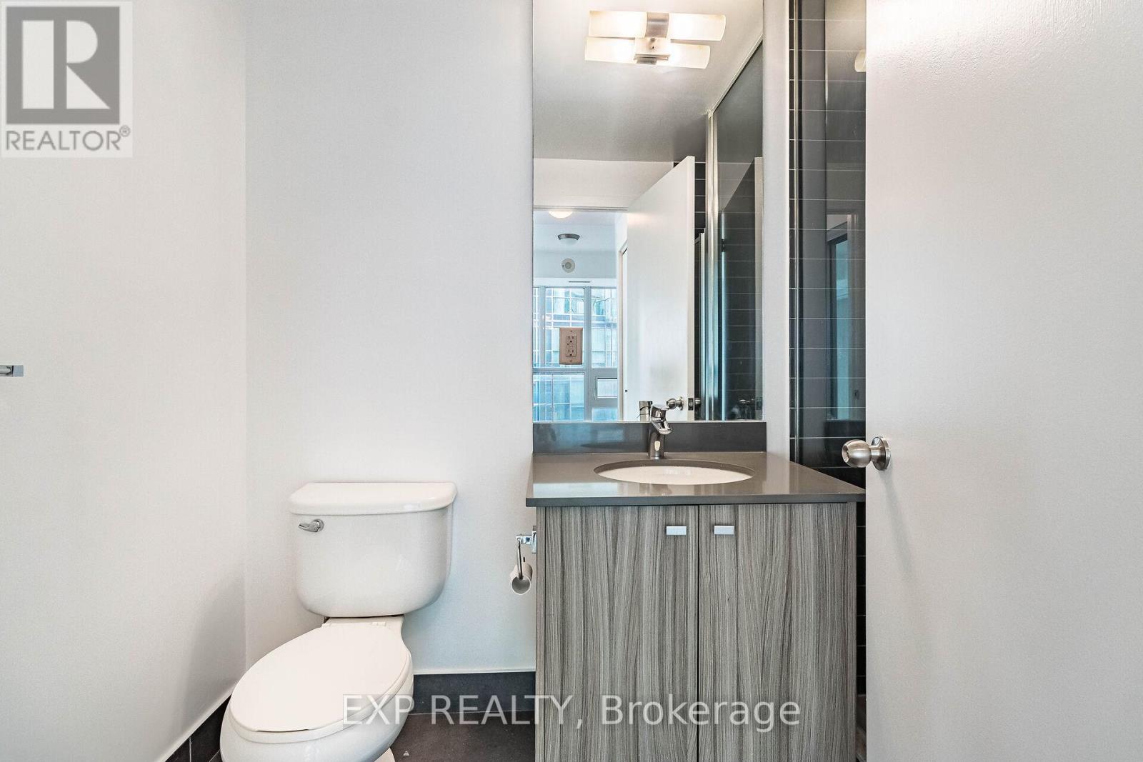 Residential in Toronto (Niagara) 4