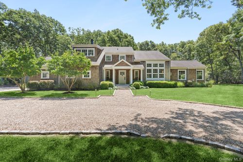 22 Spring Ln, Southampton, NY, 11968 | Card Image