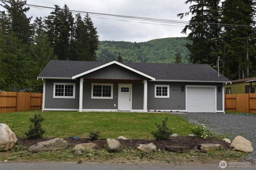 8452 Aspen Ct, Maple Falls, WA, 98266-8242 | Card Image