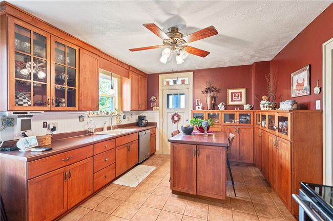 425 Rose Ave, House other with 4 bedrooms, 2 bathrooms and 2 parking in Clairton PA | Image 6