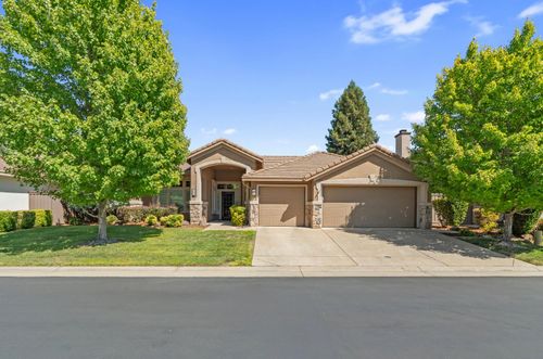 1664 Avondale Dr, Roseville, CA, 95747-8389 | Card Image